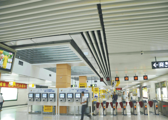 Aéroport suspendu faux de bordage de décoration architectural de Ceilingfor de lame de bande de plafond en aluminium de cloison