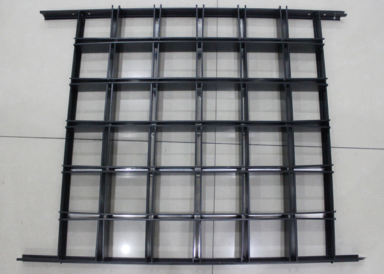 Installez avec le plafond en aluminium 600 x de grille de T de barre en métal noir de vue le trellis 600